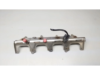 LISTWA WTRYSKOWA + CZUJNIK AUDI A4 B7, A6 C6 2.0 TFSI 06F133317G