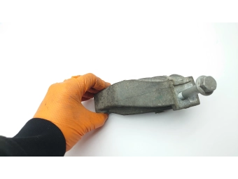 ŁAPA PODUSZKI SILNIKA OPEL VIVARO, RENAULT TRAFIC 1.9, 2.0 DCI 93853921