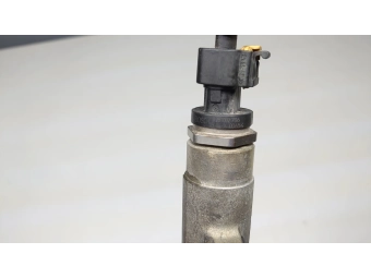 LISTWA WTRYSKOWA COMMON RAIL + ZAWÓR i CZUJNIK FIAT 1.3 JTD OPEL 1.3 CDTI 0445214044