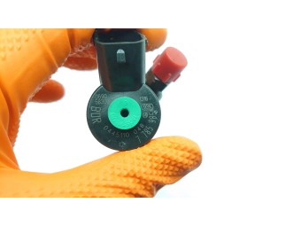 WTRYSKIWACZ BOSCH BMW E39 525D 163KM 120 KW M57 D25 0445110048 SPRAWDZONY