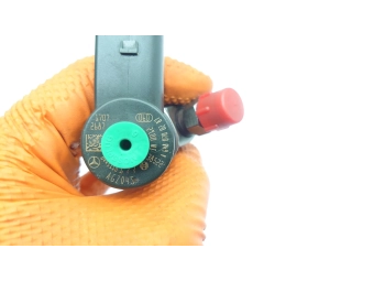 WTRYSKIWACZ BOSCH 0445110177 MERCEDES W203, W211, W220 2.2 CDI 2.7 CDI 3.2