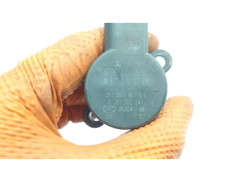 ZAWÓR REGULACJI CIŚNIENIA PALIWA CR MERCEDES 2.7 CDI JEEP 2.7CRD 0281002241