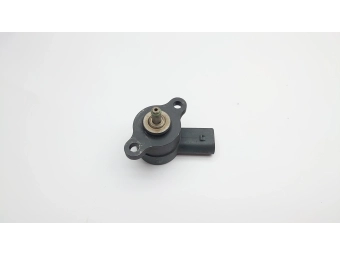 ZAWÓR REGULACJI CIŚNIENIA PALIWA CR MERCEDES 2.7 CDI JEEP 2.7CRD 0281002241