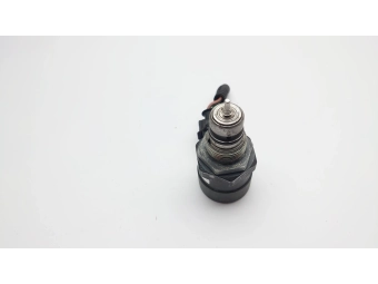 ZAWÓR REGULACJI CIŚNIENIA PALIWA CR AUDI A4 B7 A6 C6 2.7 3.0 TDI 0281002665