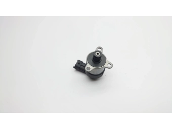 NOWY ZAWÓR REGULACJI CIŚNIENIA PALIWA CR VOLVO V70 S60 XC90 2.4 D5 0928400625