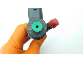 WTRYSKIWACZ BOSCH 0445110238 MERCEDES W203 C220 CDI, C200 CDI