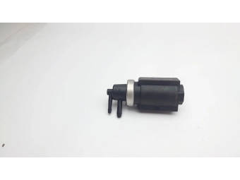 ELEKTROZAWÓR PODCIŚNIENIA TURBO AUDI A4 VW PASSAT SUPERB 2.5 TDI 8D0906627