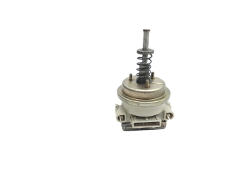 NASTAWNIK BIEGU JAŁOWEGO WOLNYCH PIERBURG 2EE VW GOLF II AUDI 80 7.21178.15