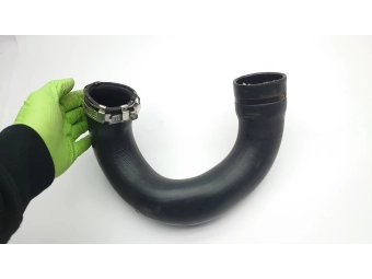 PRZEWÓD RURA WĄŻ INTERCOOLERA TRAFIC 2.0 DCI VIVARO CDTI GUMA 8200887170/G