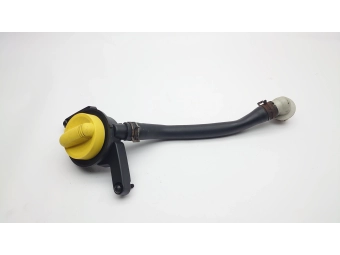 WLEW OLEJU Z KORKIEM RURKA OLEJU RENAULT TRAFIC 2.5 DCI VIVARO 8200523577