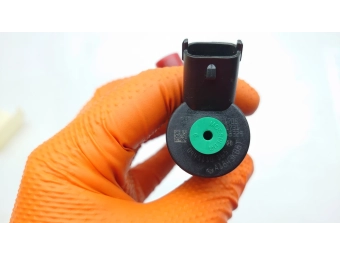 WTRYSKIWACZ BOSCH 0445110165 OPEL ASTRA, VECTRA, ZAFIRA 1.9 CDTI SAAB TEST