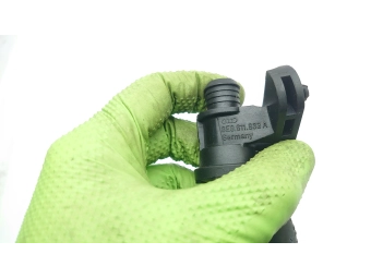 CZUJNIK, ZAWÓR ZWROTNY SERWA HAMULCOWEGO AUDI A4 B6 2.0 FSI 8E0611933A