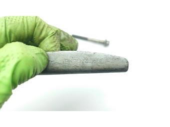 ŁAPKA MOCOWANIE UCHWYT WTRYSKU TRANSIT 2.2 JUMPER BOXER HDI BK2Q-9L535-AD