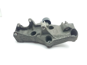 ŁAPA SILNIKA MOCOWANIE WSPORNIK TRAFIC II VIVARO 2.0 DCI 8200741758