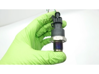 CZUJNIK CIŚNIENIA PALIWA LISTWAY CR RENAULT TRAFIC 2.0, 1.9 DCI 0281002719