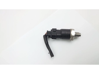 CZUJNIK CIŚNIENIA PALIWA LISTWAY CR IVECO DAILY 2.8 MASCOTT 2.8 0281002405