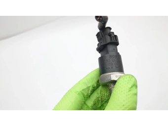 CZUJNIK CIŚNIENIA PALIWA LISTWAY CR IVECO DAILY 2.8 MASCOTT 2.8 0281002405