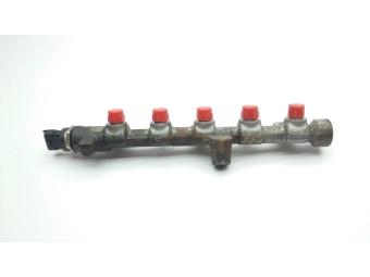 LISTWA WTRYSKOWA COMMON RAIL RENAULT TRAFIC II VIVARO 2.0 DCI 0445214196