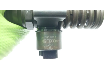 POMPOWTRYSKIWACZ 2.0 TDI 03G130073B 0414720403