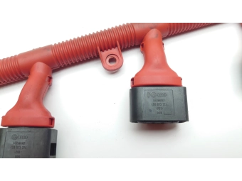 OSŁONA PRZEWODÓW CEWEK ZAPŁONOWYCH VW PASSAT AUDI A4, A6 2.0 ALT 8E0971824J