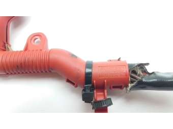 OSŁONA PRZEWODÓW CEWEK ZAPŁONOWYCH VW PASSAT AUDI A4, A6 2.0 ALT 8E0971824J