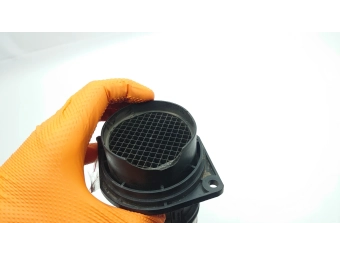 PRZEPŁYWOMIERZ SIEMENS RENAULT OPEL 2.5 DCI