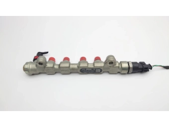 LISTWA WTRYSKOWA + CZUJNIK MASTER MOVANO 2.5 DCI 0445214079