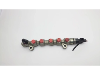 LISTWA WTRYSKOWA + CZUJNIK MASTER MOVANO 2.5 DCI 0445214079