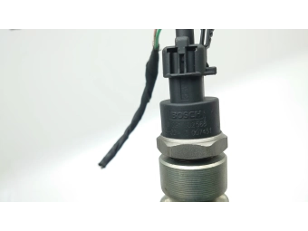 LISTWA WTRYSKOWA + CZUJNIK MASTER MOVANO 2.5 DCI 0445214079