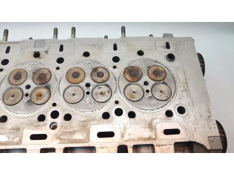 GŁOWICA CYLINDRÓW RENAULT MASTER, TRAFIC 2.2, 2.5 DCI OPEL VIVARO MOVANO 2.5 CDTI 8200408642