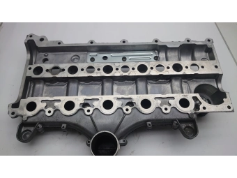 KOLEKTOR SSĄCY POKRYWA ZAWORÓW VOLVO 2.4 D5 V70 S80 S60 XC90 08692397