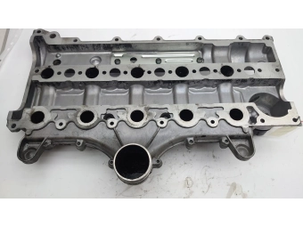 KOLEKTOR SSĄCY POKRYWA ZAWORÓW VOLVO 2.4 D5 V70 S80 S60 XC90 30637137