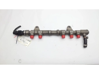 LISTWA WTRYSKOWA COMMON RAIL + CZUJNIK FIAT 1.3 JTD EU5 0445214239