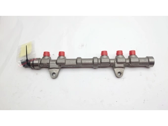 LISTWA WTRYSKOWA COMMON RAIL + CZUJNIK FIAT 1.3 MultiJet OPEL 1.3 0445214217