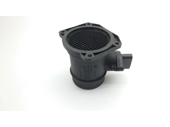 PRZEPŁYWOMIERZ BOSCH 0280218013 AUDI A4, A6, VW PASSAT B5 1.8