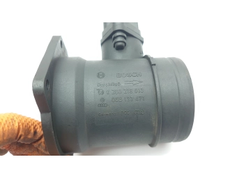 PRZEPŁYWOMIERZ BOSCH 0280218013 AUDI A4, A6, VW PASSAT B5 1.8