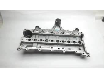 KOLEKTOR SSĄCY POKRYWA ZAWORÓW VOLVO 2.4 D5 V70 S80 S60 XC90 08692397 UMYTA