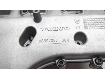 KOLEKTOR SSĄCY POKRYWA ZAWORÓW VOLVO 2.4 D5 V70 S80 S60 XC90 08692397 UMYTA