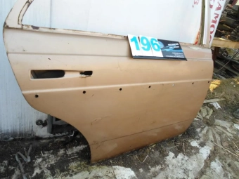 DRZWI PRAWY TYŁ MERCEDES 123