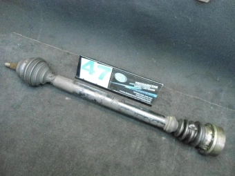 PÓŁOŚ PRZEGUB PRAWA PASSAT B4 2.0 16V