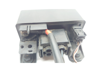 PRZEKAŹNIK ŚWIEC ŻAROWYCH Z UCHWYTEM MERCEDES W203 W638 2.2 CDI 2104400581
