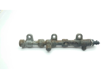LISTWA WTRYSKOWA COMMON RAIL RENAULT TRAFIC II VIVARO 2.0 DCI 0445214196