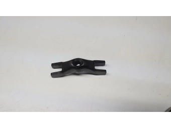 ŁAPKA MOCOWANIE UCHWYT WTRYSKU FIAT 1.3 D MJET, OPEL 1.3 CDTI