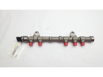 LISTWA WTRYSKOWA COMMON RAIL + CZUJNIK FIAT 1.3 MultiJet OPEL 1.3 0445214217