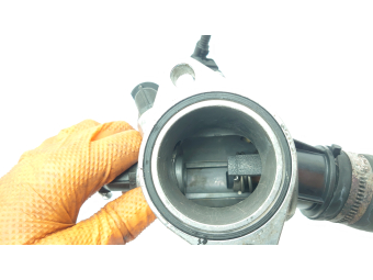 TERMOSTAT Z OBUDOWĄ PUNTO CROMA, ALFA 159 1.9 JTDM ZAFIRA VECTRA TE0044