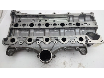 KOLEKTOR SSĄCY POKRYWA ZAWORÓW VOLVO 2.4 D5 V70 S80 S60 XC90 30637137