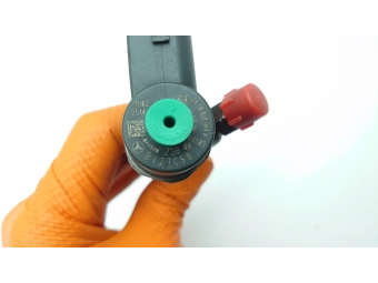 WTRYSKIWACZ BOSCH 0445110238 MERCEDES W203 C220 CDI, C200 CDI