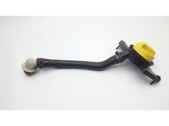 WLEW OLEJU Z KORKIEM RURKA OLEJU RENAULT TRAFIC 2.5 DCI VIVARO 8200523577