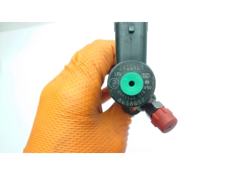 WTRYSKIWACZ BOSCH 0445110078 VOLVO S60, V70, S80, 2.4 D5 SPRAWDZONY